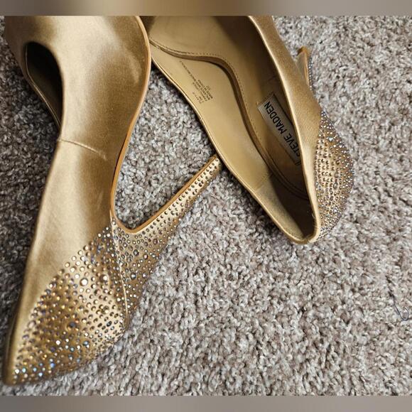 Steve Madden Stunning Gold Heels with Rhinestone Detail - Picture 8 of 9